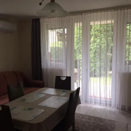 Appartement Mona *